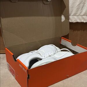 Nike White Low-Top Sneakers Classic Design
